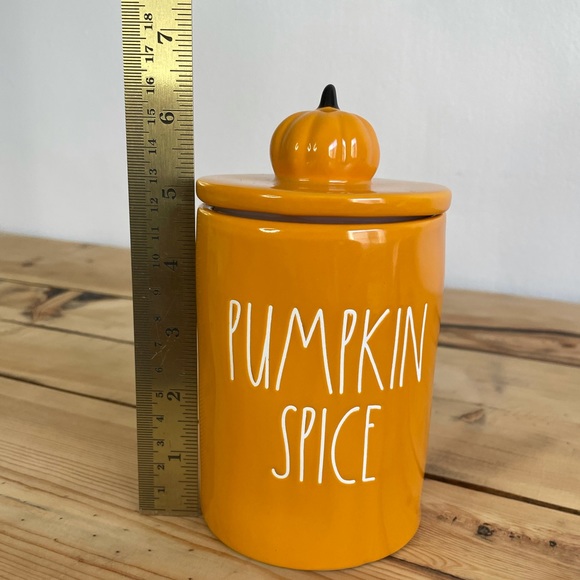 Brand new RAE DUNN “Pumpkin Spice” candle - Picture 3 of 10